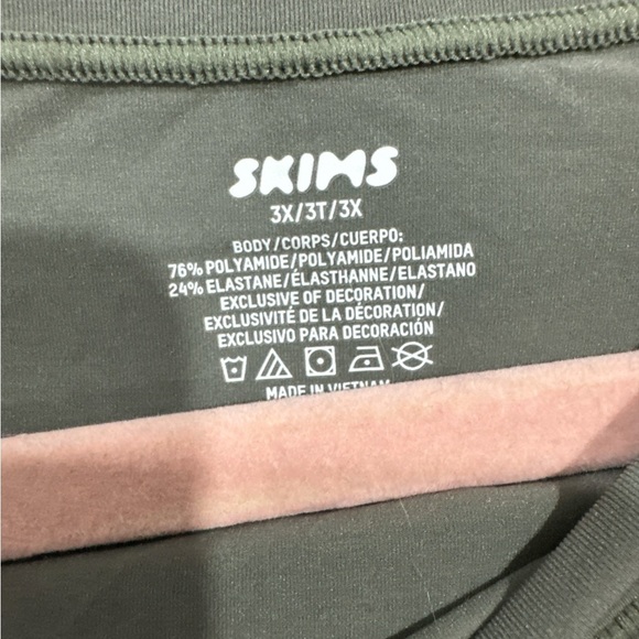 SKIMS NWT FITS EVERYBODY T-SHIRT SIZE 3X - Picture 5 of 7